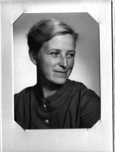 Molly Johnson vid tiden för debuten (kring 1955), Källa: Wikipedia, public domain. 